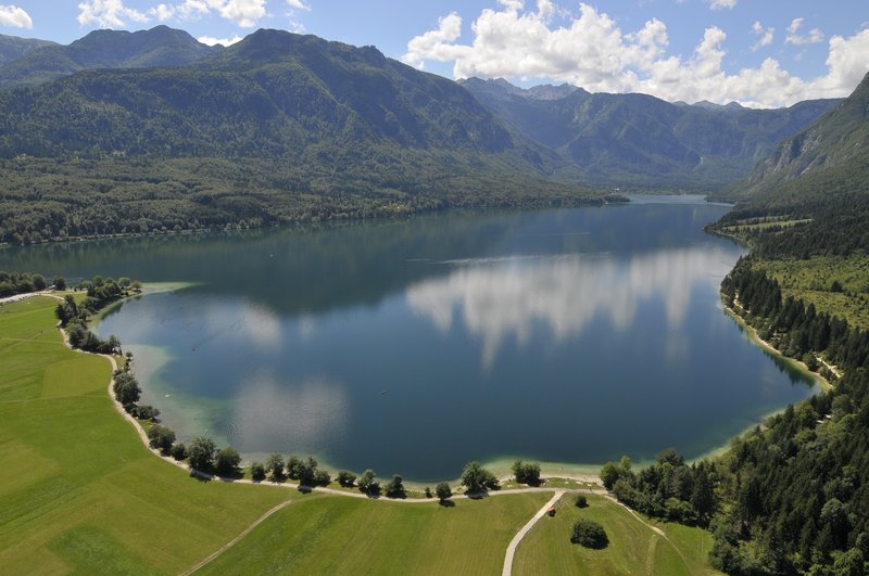 Slovenske reke in jezera s kolesom