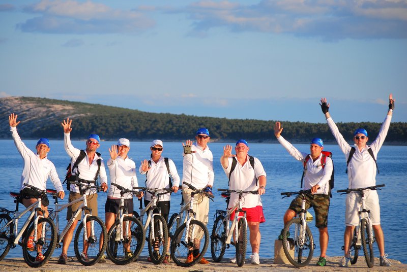 Teambuilding jadranje - kolesarjenje po otokih